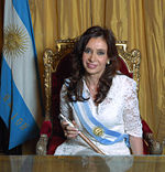 20080302232034-150px-cristina-fern-c3-a1ndez-de-kirchner-foto-oficial-2.jpg