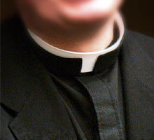 20091212043931-411-sacerdote.jpg