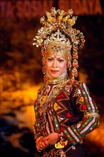 20100228040740-travesti-india.jpg
