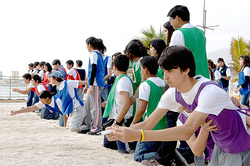 20100901050123-862-juventud-e.jpg - Las personas mayores disfrutan con noticias negativas sobre la juventud