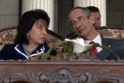 20110326045011-739-guatemlateco.jpg - El presidente de Guatemala solicita el divorcio para permitir la candidatura de su esposa