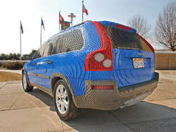 20110703220809-lego.jpg - Un coche hecho con piezas de lego