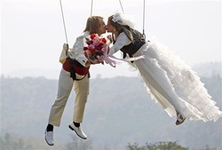20120219224838-319-besoboda.jpg - Consejos para dar un buen beso de bodas