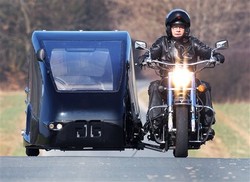 20120325004216-240-funembre.jpg - Convierten una Harley Davidson en un coche f�nebre